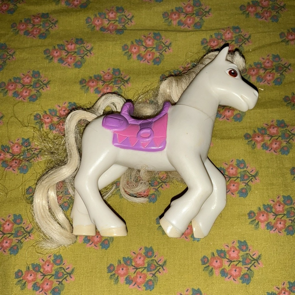 Fisher Price Loving Family Dollhouse White Pony Horse Pink Saddle 2006